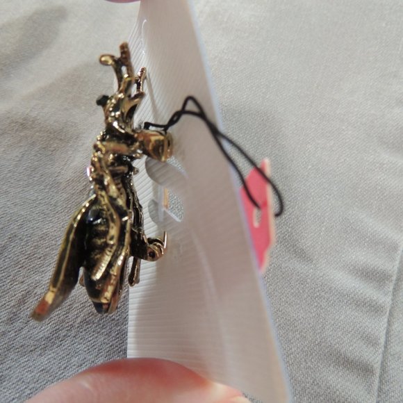 NWT Betsey Johnson Aurora Borealis Back Wasp Bee Brooch Pin - Picture 6 of 10